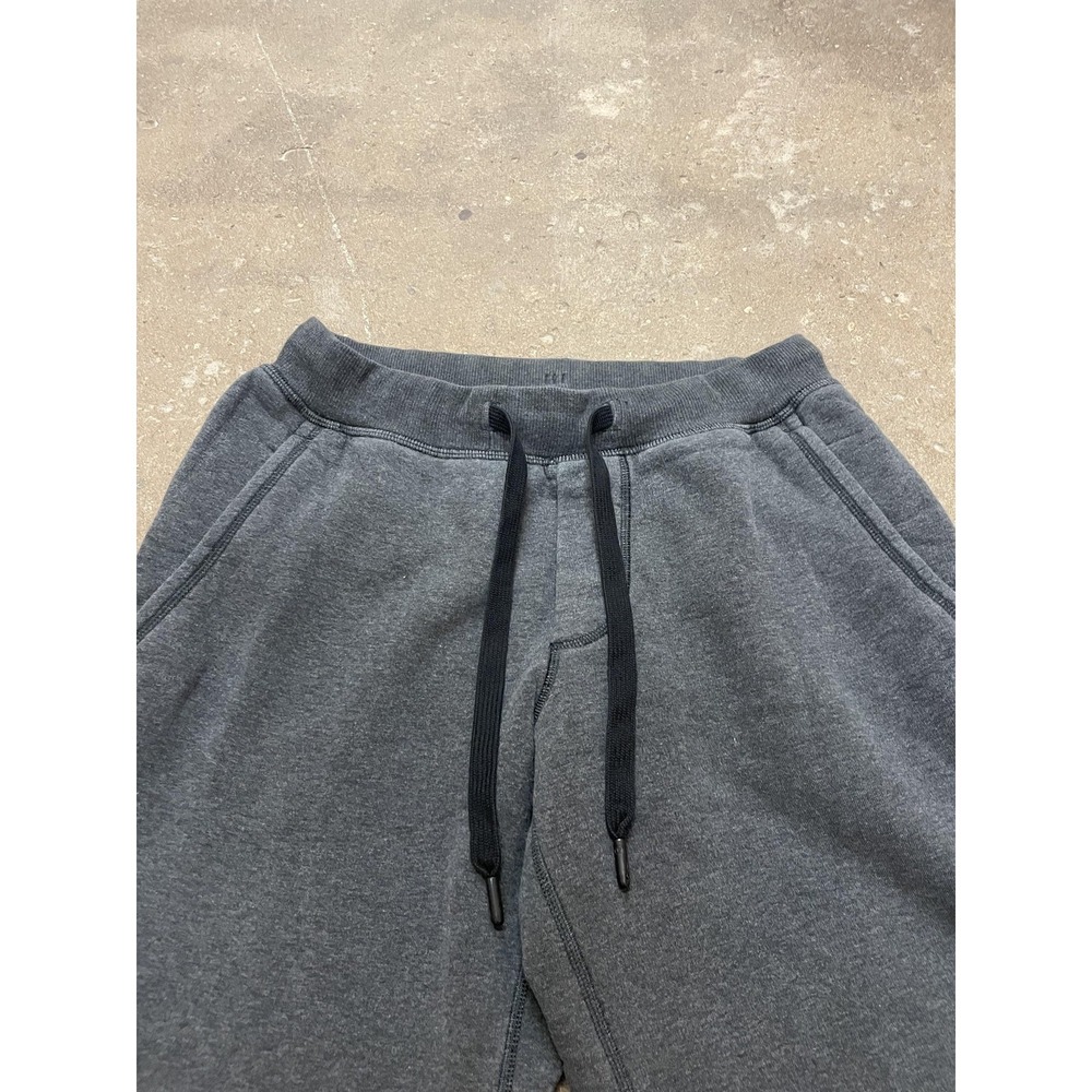 Lululemon Sweatpants Mens Medium Charcoal Gray Fleece Lined Drawstring Open Hem - Picture 4 of 16